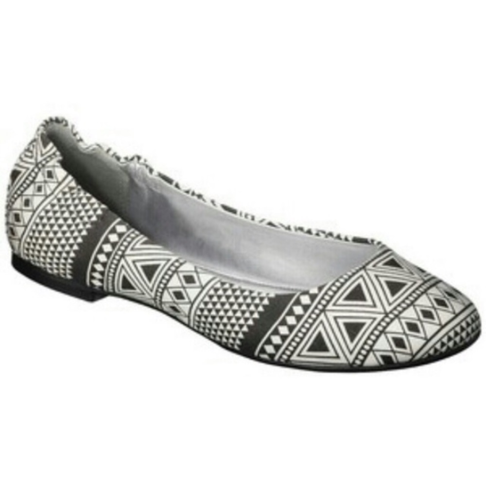 Mossimo Tribal Flats Size 7 - Picture 1 of 2